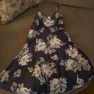 Floral grayish blue w/pale pink & white size small